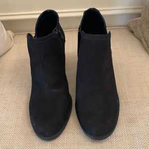 NWT Ladies Size 7 Alex Marie Brand Black Suede Side Zip Booties with 3 Inch Heel